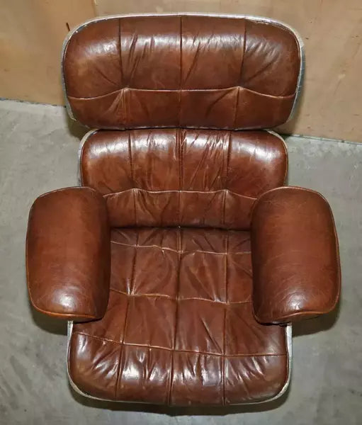Stunning heritage brown leather hand hammered aviator lounger armchair & ottoman – A rare vintage treasure