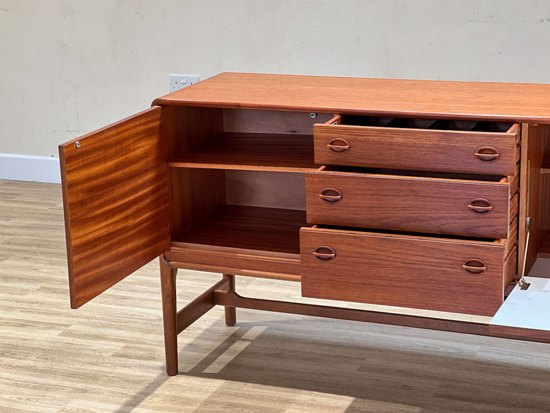 Long sideboard (beithcraft), 1960s – A rare vintage treasure