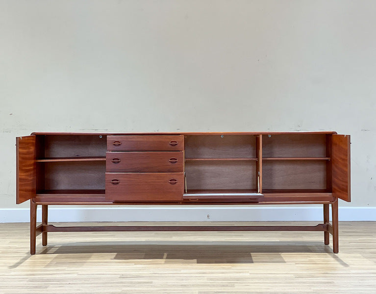 Long sideboard (beithcraft), 1960s – A rare vintage treasure