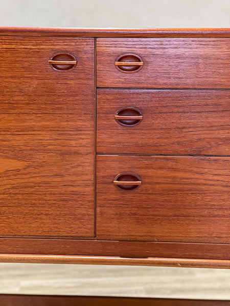 Long sideboard (beithcraft), 1960s – A rare vintage treasure
