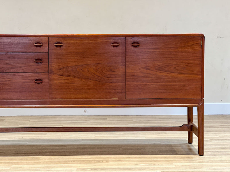 Long sideboard (beithcraft), 1960s – A rare vintage treasure