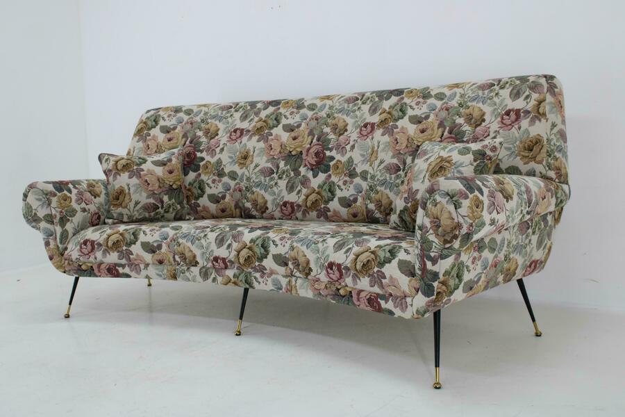 1950s italian curved "banana" 3 seater sofa – A rare vintage treasure