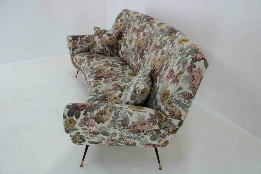 1950s italian curved "banana" 3 seater sofa – A rare vintage treasure