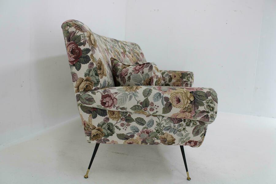 1950s italian curved "banana" 3 seater sofa – A rare vintage treasure