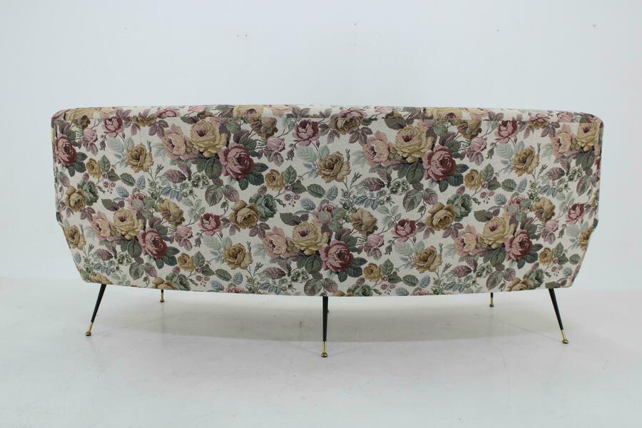 1950s italian curved "banana" 3 seater sofa – A rare vintage treasure