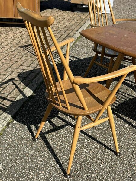 Vintage extending ercol table and chairs – A rare vintage treasure